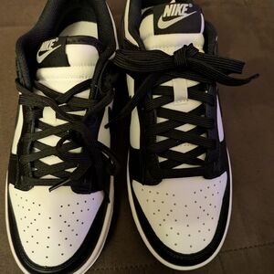 Nike Men's Black and White Sneakers